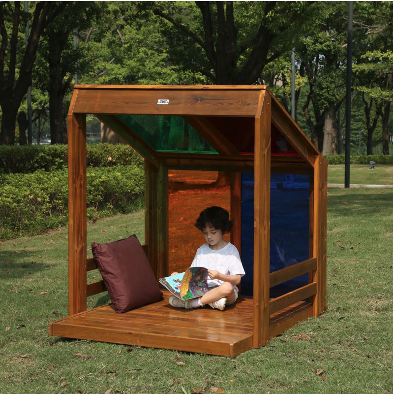 Kleines Outdoor Regenbogenhaus